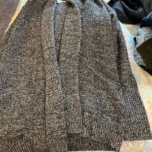 Max Studio 100% 2 ply Cashmere Cardigan Size Small NWOT! Retail $200